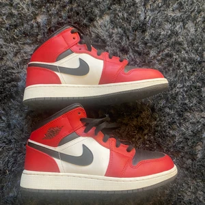 Jordan red chicago - Aldrig använda, buda från 1000❤️