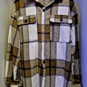 Skjorta strl L - Ny och oanvänd skjorta från shein i storlek L.