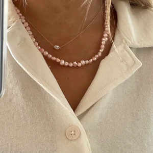Äkta sötvattenspärl-halsband i rosa - Superfint halsband med äkta pärlor❣️