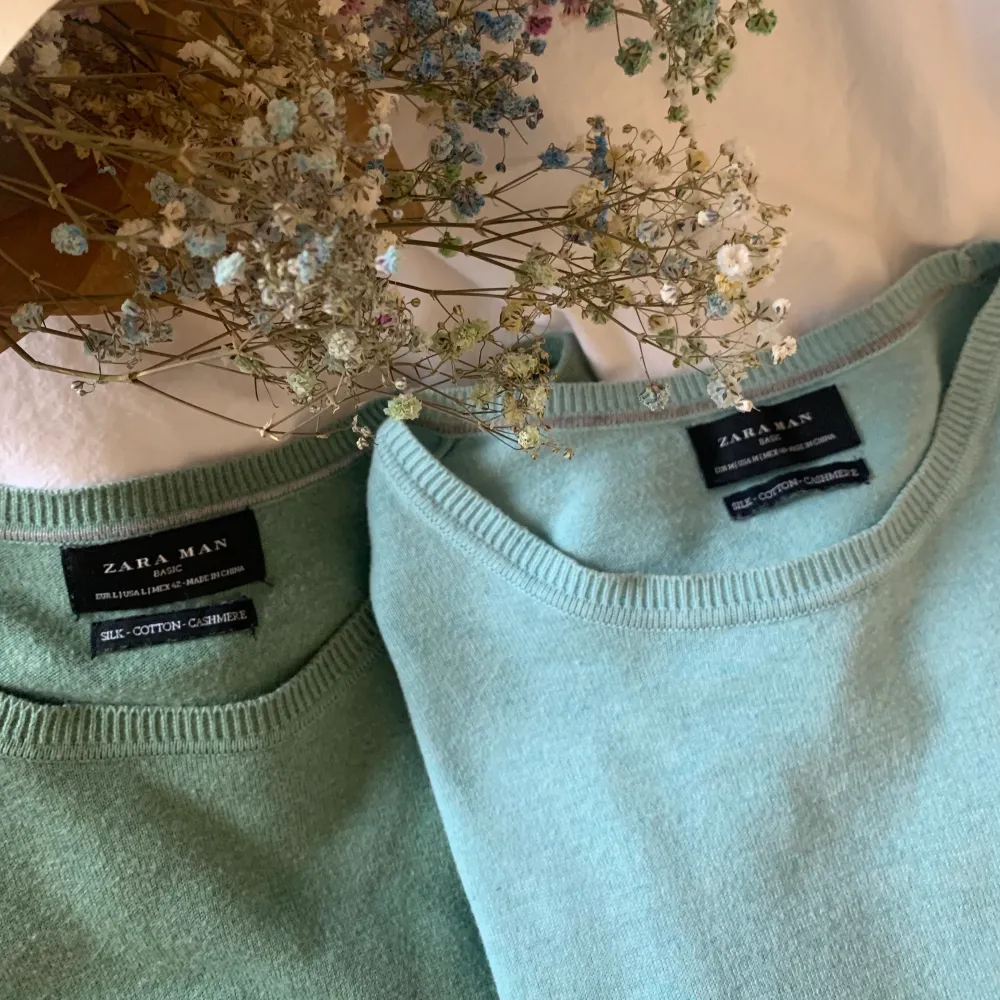 Säljer dessa två tröjorna från zara i Kashmir blandning! Såå fina färger! Den gröna är i L och den turkosa är en m! 👌🤠. Stickat.
