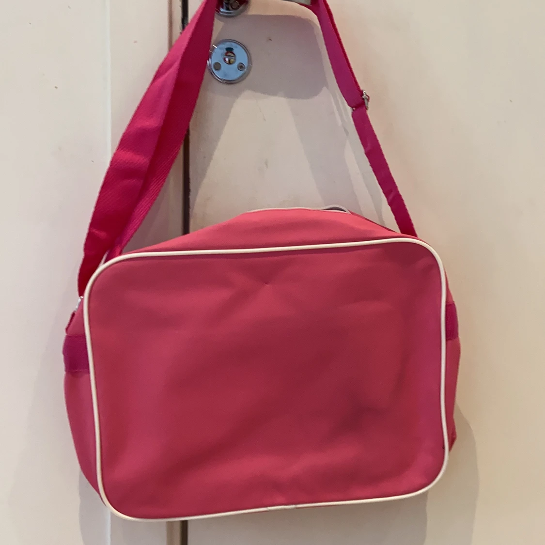 Fake Lacoste väska  - 90