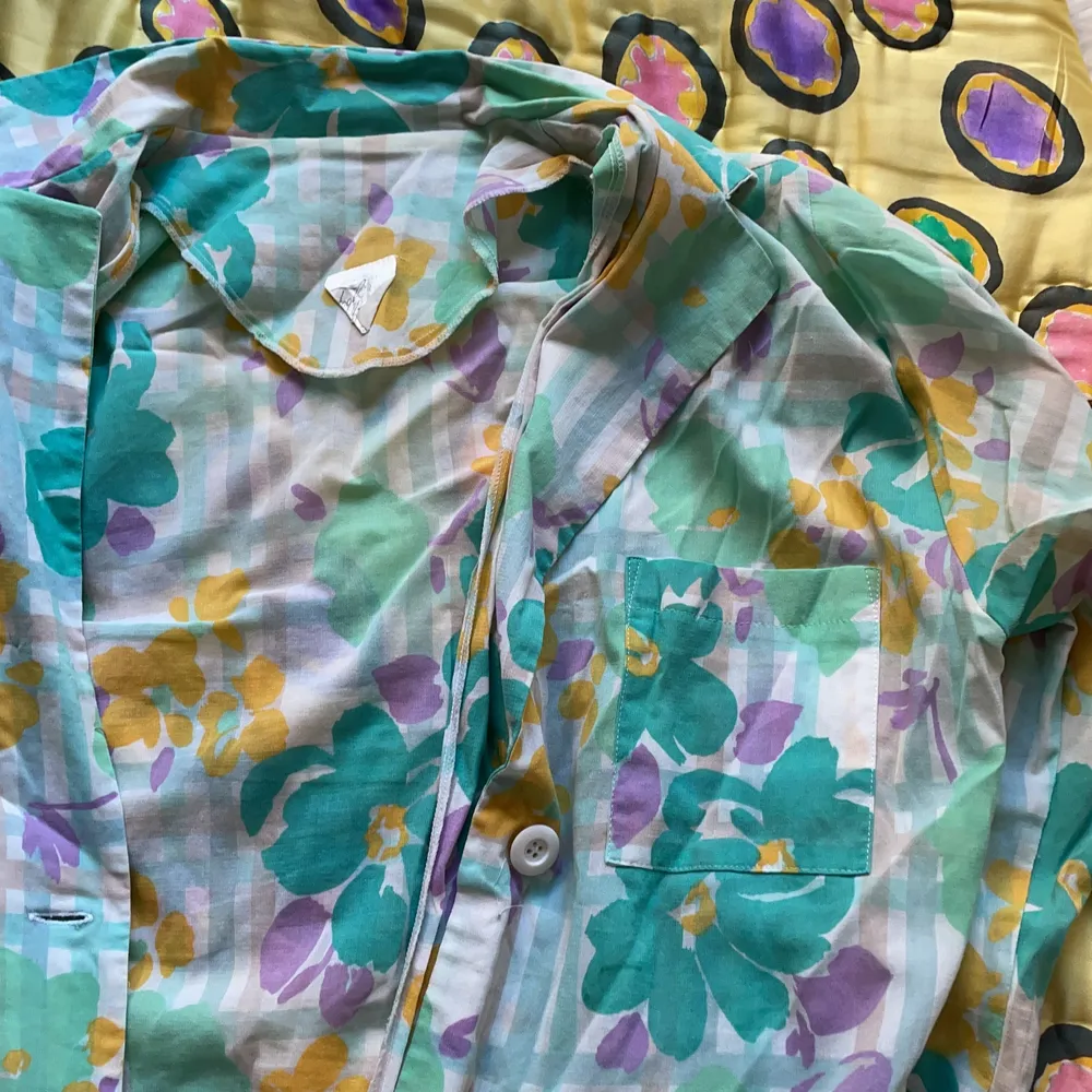 Flower vintage shirt in cotton. Size 36🌸. Blusar.