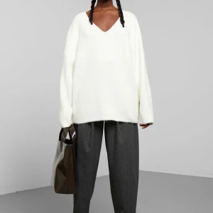 Weekday tröja - Säljer min weekday tröja då den inte kommer till användning. Använd men i bra skick