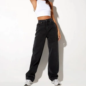 Morel Rocks Pararell Jean - Säljer mina Morel Rocks Pararell Jean som ja köpte för något år sedan. Tullen blev väldigt dyr eftersom de inte produceras i svergie så säljer för 540kr. Passar mig i längden och är 173 precis. 