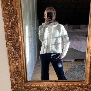 grå stickad hoodie - fina gråa stickade hoodien med luva och band ❤️❤️