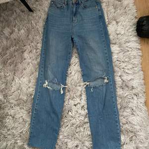 Blåa jeans från stradivarius, storlek 36 