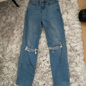 Jeans från stradivarius - Blåa jeans från stradivarius, storlek 36 