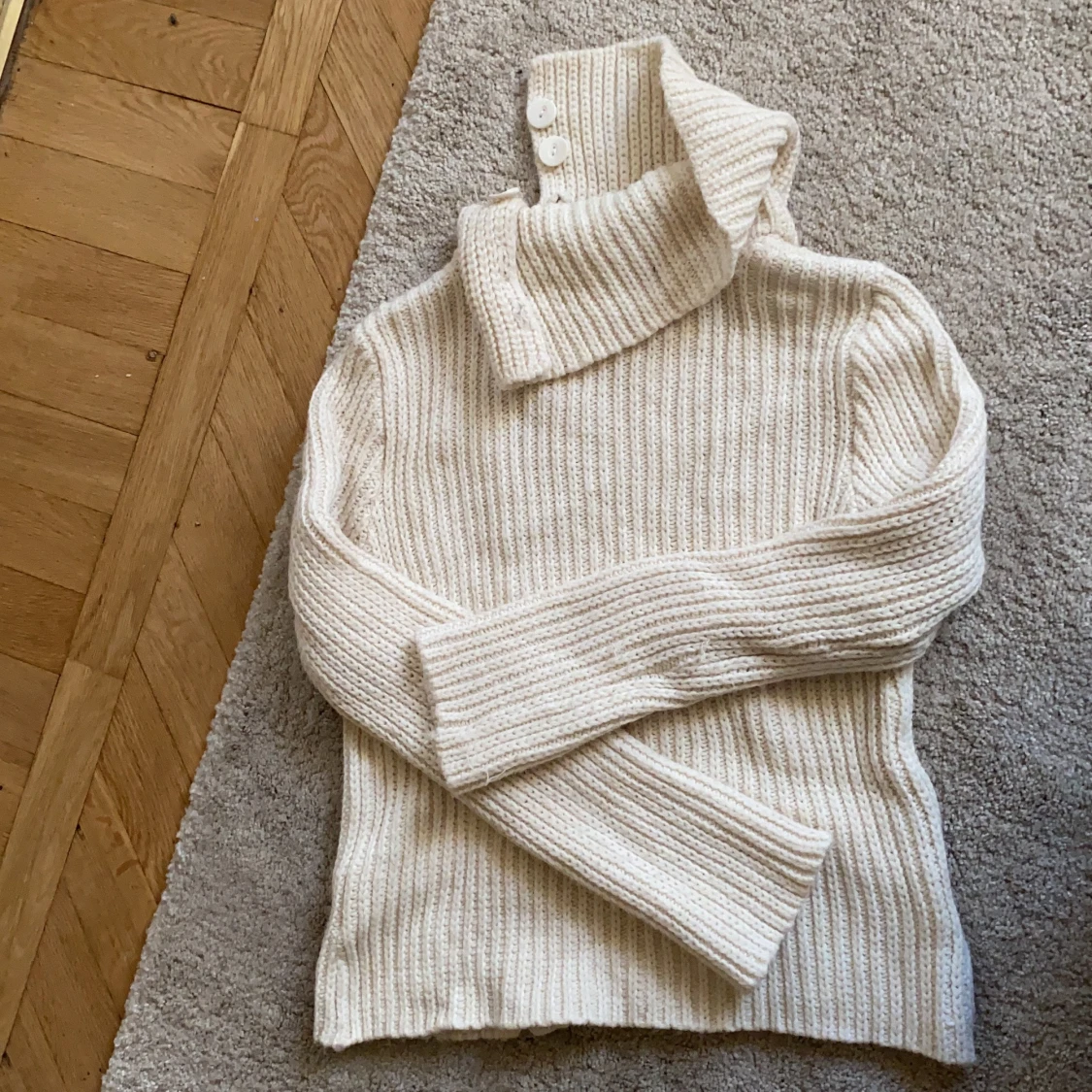 Stickad tröja strlk 42  - 90