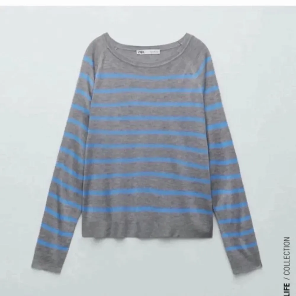 Säljer denna fina randiga tröjan från zara, jättebra skick💓 storlek M men passar även S. Tröjor & Koftor.