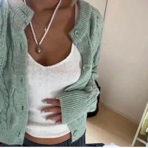 Zara kofta  - Fin ljusgrön kofta från zara som inte längre finns på hemsidan💗om fler intresserade blir det budgivning. Köparen står för frakten🌸