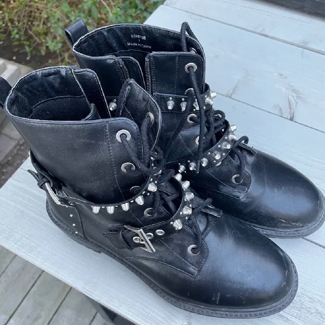 Boots med nitar - 91
