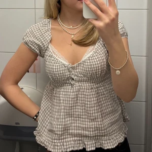 Brandy melville topp  - Supergullig topp ifrån brandy melville i storlek onesize (passar mig med S) 💞