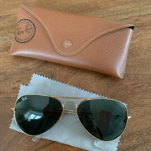Ray Ban - Äkta Ray-Ban, sparsamt använda, fodral & duk ingår, 450kr! 💕 kan skickas men då står du för frakten.
