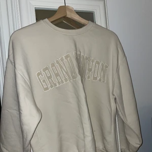 Gina tröja  - Strl s, som ny 