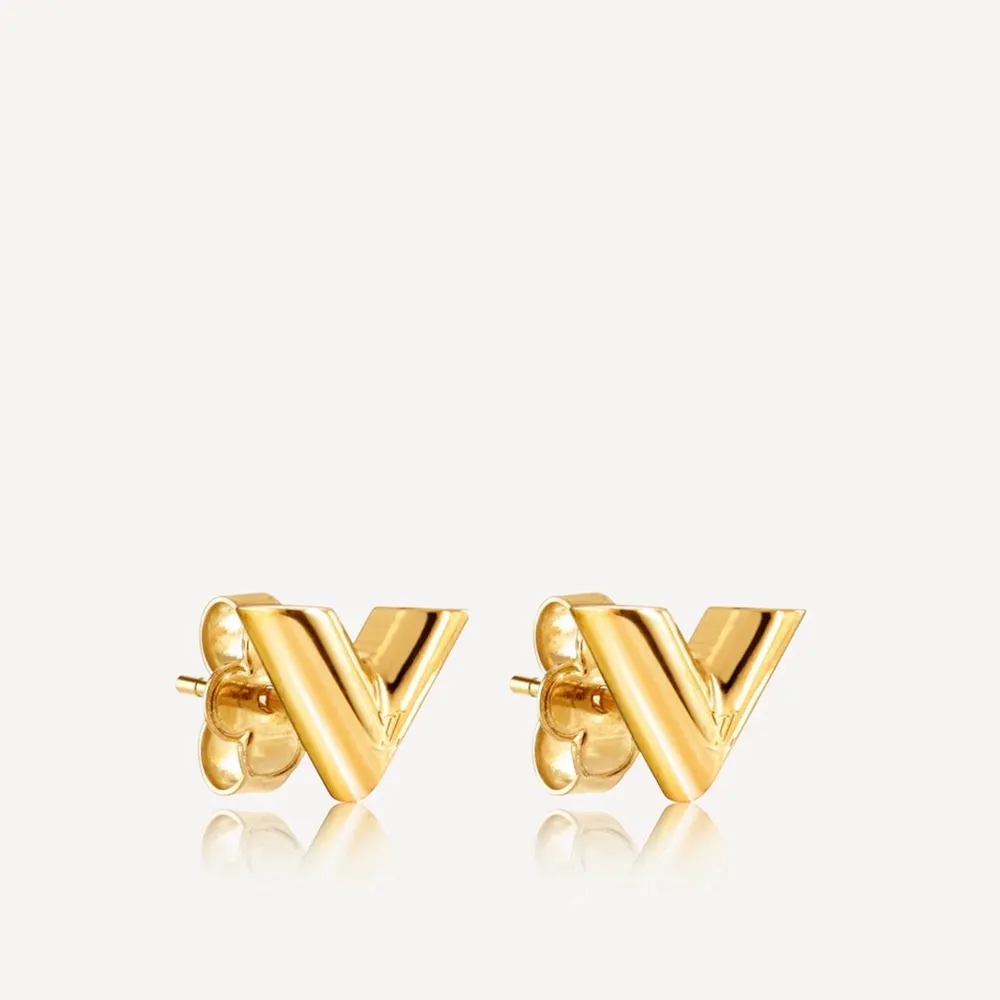 Louis Vuitton örhängen. Köpta i Stockholm den 20/12-2020. De är i nyskick, använda ca 5 gånger. Nypris 2 350kr. Kvitto, dustbag och kartong finns. . Accessoarer.