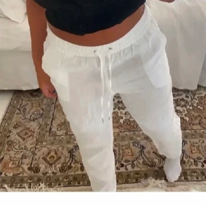 Linnebyxor  - Säljer mina as snygga linnebyxor från hm❤️‍🔥 (första bilden är lånad) Direkt pris 300kr