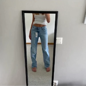 Zara jeans - Snygga zara Jeans. Stl 36, bud:350kr köp direkt för 450kr🤍