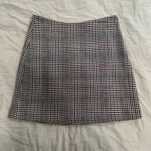 Pennkjol - Jättefin pennkjol i storlek 42😍 🟤🔴🔵⚪️🟠⚫️