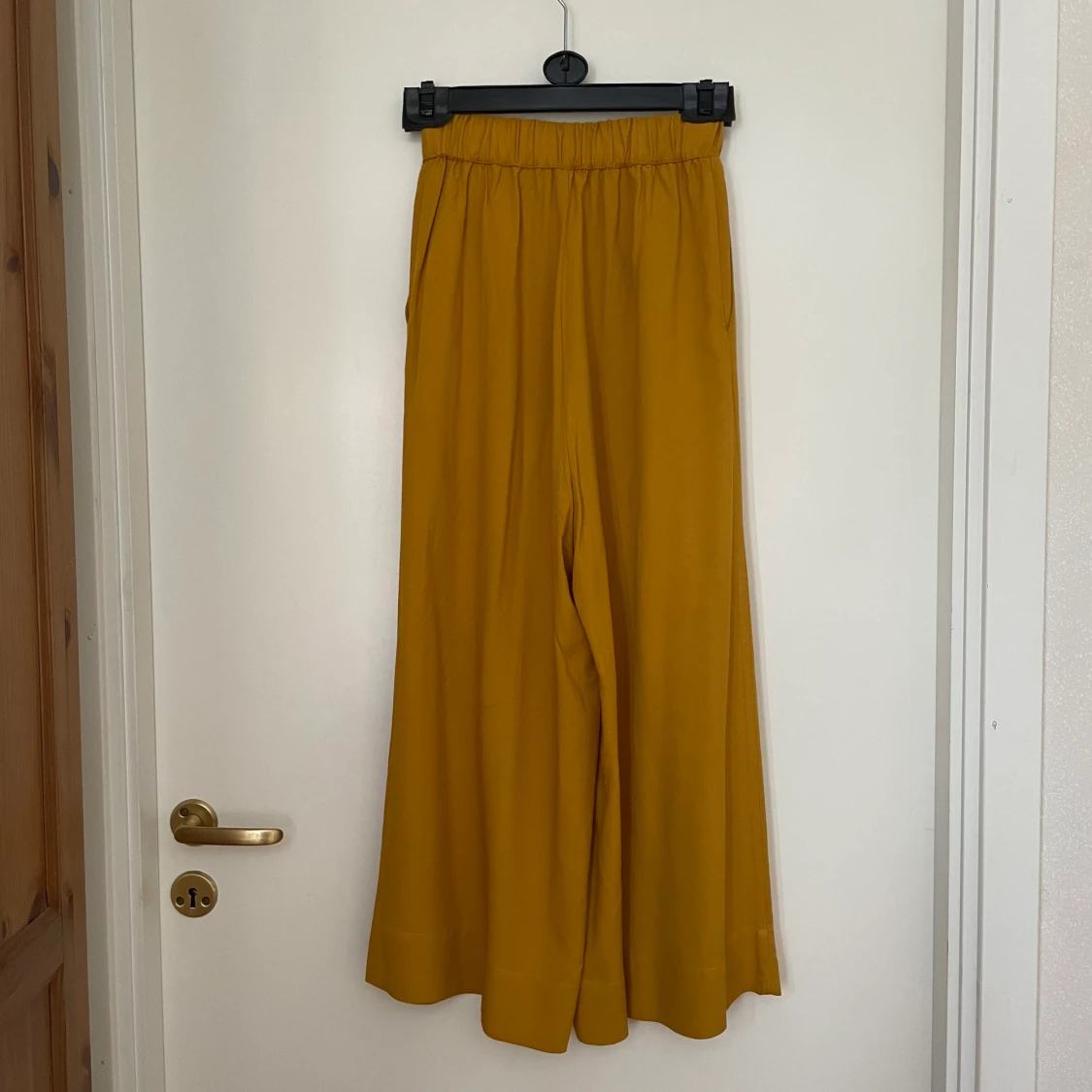 Härliga vida byxor - 90