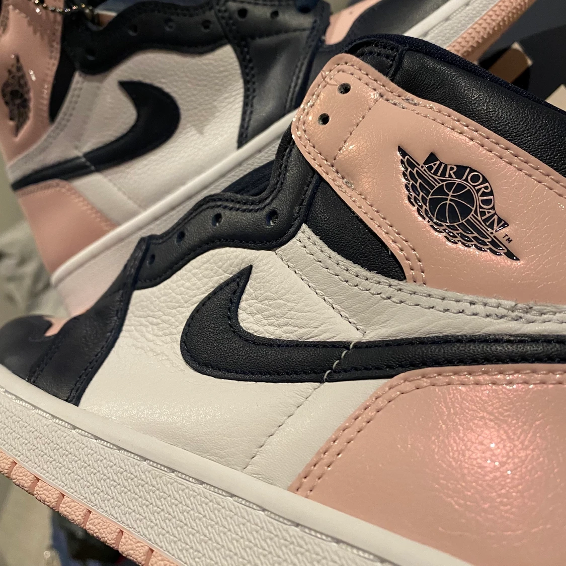 Jordan 1 High OG Atmosphere (W) - 90