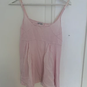 Supersöt linne!  - Ljusrosa linne från Hunkydory. Superfint fall. Fint skick