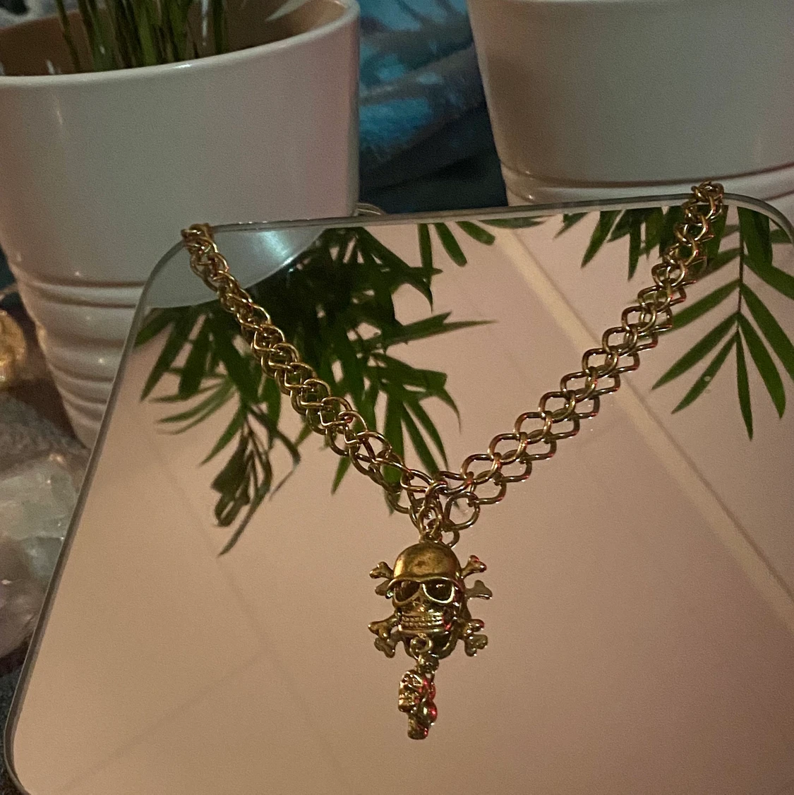 Handgjort guldigt dödskalle halsband - 90