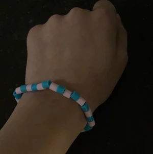 Armband super fint ❤️✨ - Ett jätte fint armband till endast 5 kr frakt är 12 kr ❤️✨ Ny gjort✨