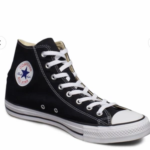 Converse - Säljer mina älskade converse pga dom har blivit för små:( väl använda o skriv för bilder! (Bilden är från internet)