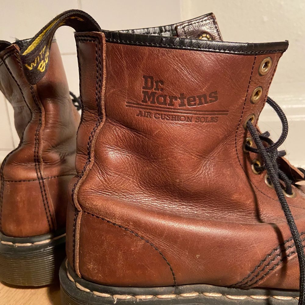 Dr martens kängor i brunt läder | Plick Second Hand