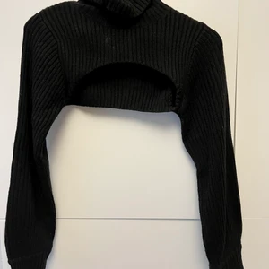 Stickad tröja  - Storlek XS, frakt på 20kr tillkommer