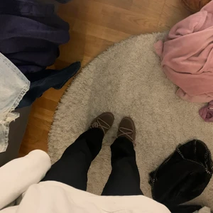 Kostymbyxor från Bikbok - Super snygga kostymbyxor från Bikbok. Blivit för tajta för mig, annars skit snygga❤️