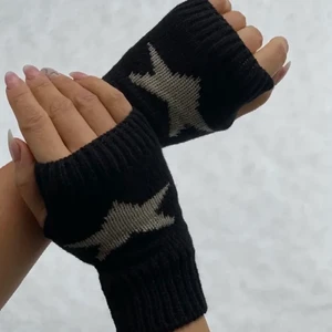 Torgvantar  - super söta finns i svart och vit ! 💕