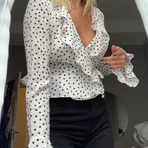 Supersöt blus - Supersöt blus från Boohoo med tags kvar!💕köparen står för frakten💕