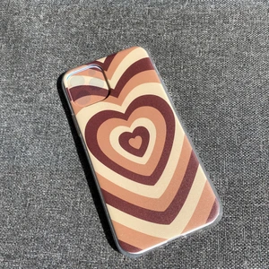 Mobil skal - iPhone 11 PRO, iPhone 12 PRO Max. 2 för 20. Har flera av varje strl.