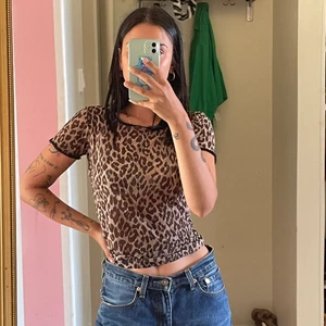 Dolce and gabbana  - Skitsnygg mesh t-shirt från D&G! Vet ej storlek men jag är en 36a! 250 eller bud 