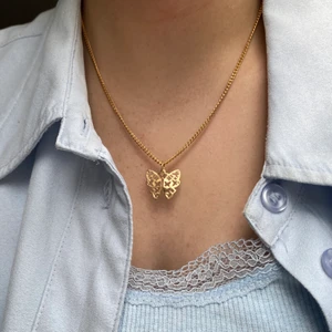 Handgjort halsband  - GRATIS FRAKT🦋@bladhsmycken på Instagram 