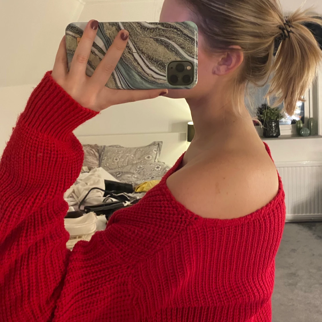 Off shoulder stickad tröja - 91