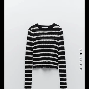 Tröja från zara - Super fin tröja, aldrig använd köpt för 299🤌🤌🤌det är M men passar båda M och S.👌👌kan mötas upp i Stockholm. Budet ligger just nu på 250💓
