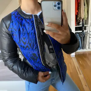 En cool jacka från Versace Jeans 