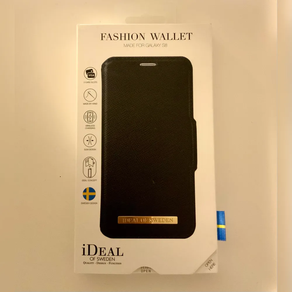 Svart plånbokskal till Samsung Galaxy S8 från Ideal of Sweden. Helt oanvänd, säljs pga att jag fick hem  fel vara när jag beställde. Ifall fler är intresserade kan det budas i kommentarerna/DM.☺️💓 Ordinarie pris: 399kr. Övrigt.