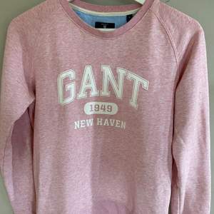 Gant sweatshirt i fint skick, storlek Small. Ord pris 1200 kr