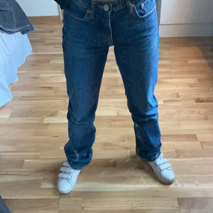Blåa jeans från zara - Jätte snygga jeans från zara storlek 36! Skriv privat om du är intresserad 🤣🤣🤣🤣