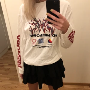 Zara tröja - Ascool långärmad tröja från Zara som tyvärr inte kommit till så mycket användning för mig därav bra skick! Står inte för frakt!