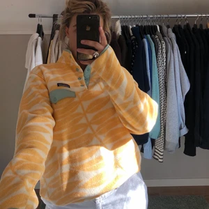 Patagoniafleece ny - Säljer denna fleece från Patagonia, inköpt ny förra sommaren för ca 1200kr! Använd endast 1-2 gånger, som ny! Modellen heter lightweight snap-T pullover om jag minns det rätt.💛Lagt bud ligger!