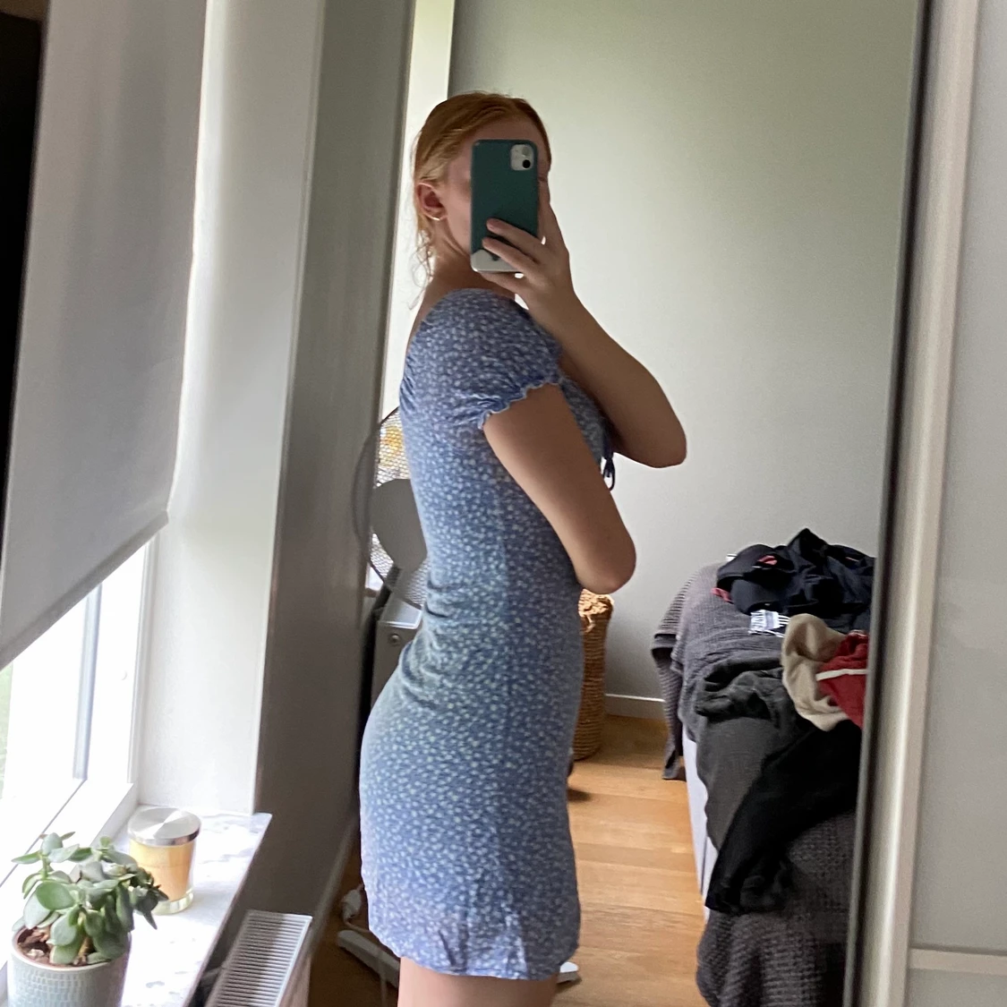 Söt blommig klänning - 90