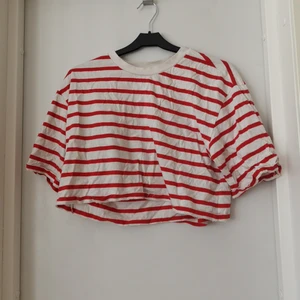 Fina tröjor - Säljer dessa två randiga t-shirts peiset gäller båda! <3