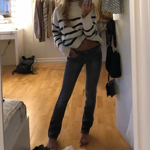 Asballa lågmidjade crocker jeans.  - Säljer dessa skitcoola lågmidjade jeans från crocker. Säljer pga att jag inte har användning till dem. Skitsnygga och sitter superbra.  Buda från 200kr
