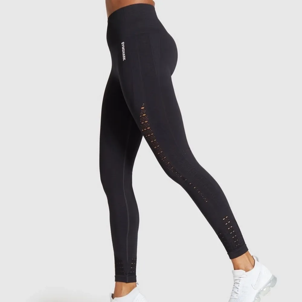 Gymshark tights i storlek xs. Inte använda, då de är för små för mig. Nypris 600, säljer för 300 och köparen får stå för frakten. 💕. Övrigt.