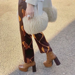 Platform boots 70s - 70s Platform boots i brun. Helt oanvända. (Bilden är tagen från internet& inspirationsbild för stilen av sko)