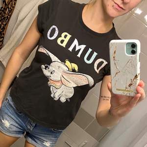 T-shirt med Disneys Dumbo, storlek 158-164, ingenting att anmärka på